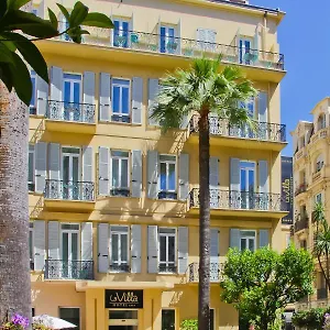 La Promenade מלון